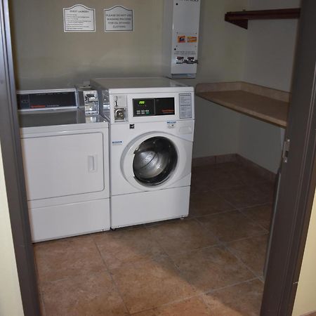 Best Western Oasis Inn Canadian Bagian luar foto