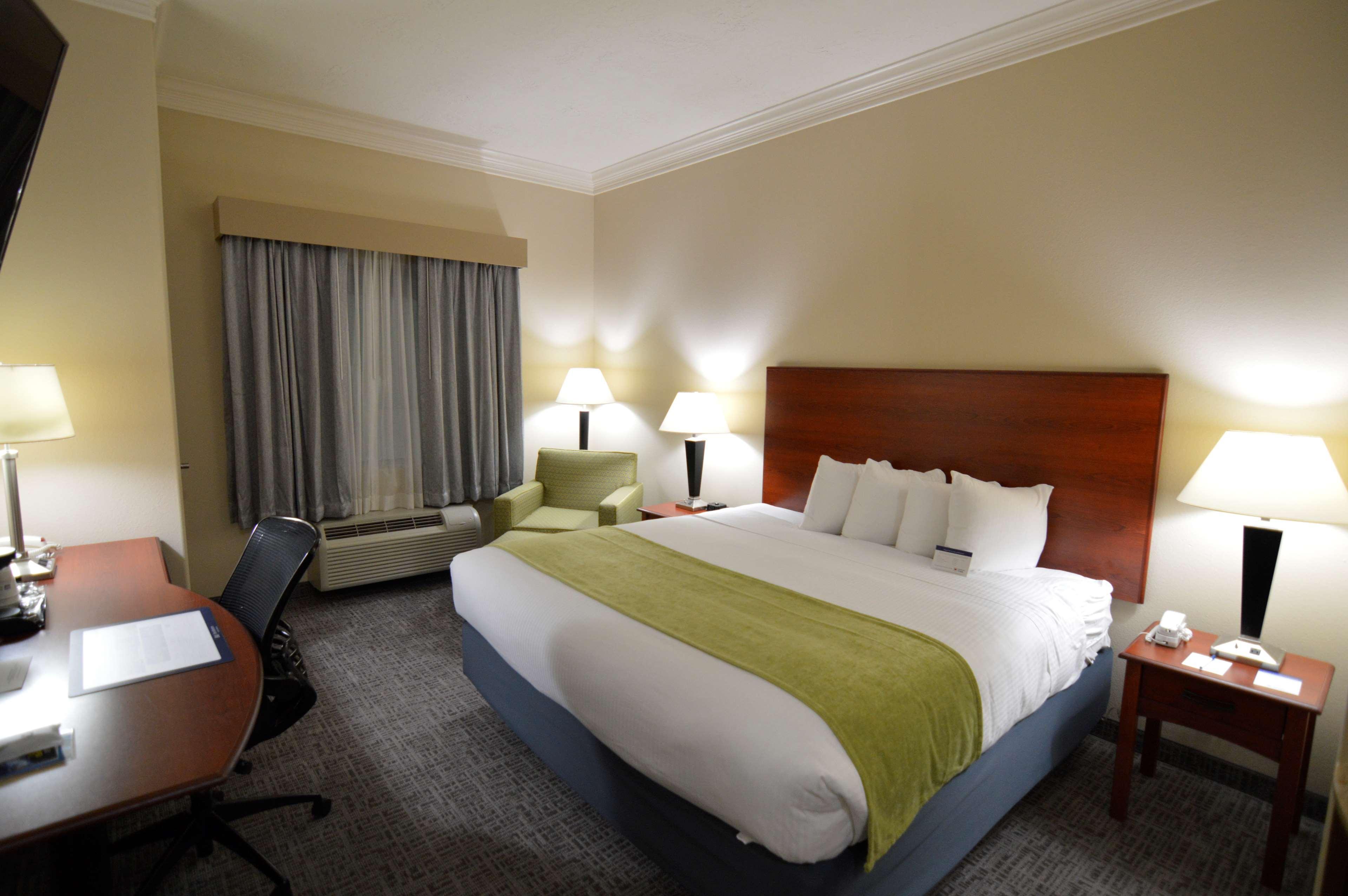 Best Western Oasis Inn Canadian Bagian luar foto