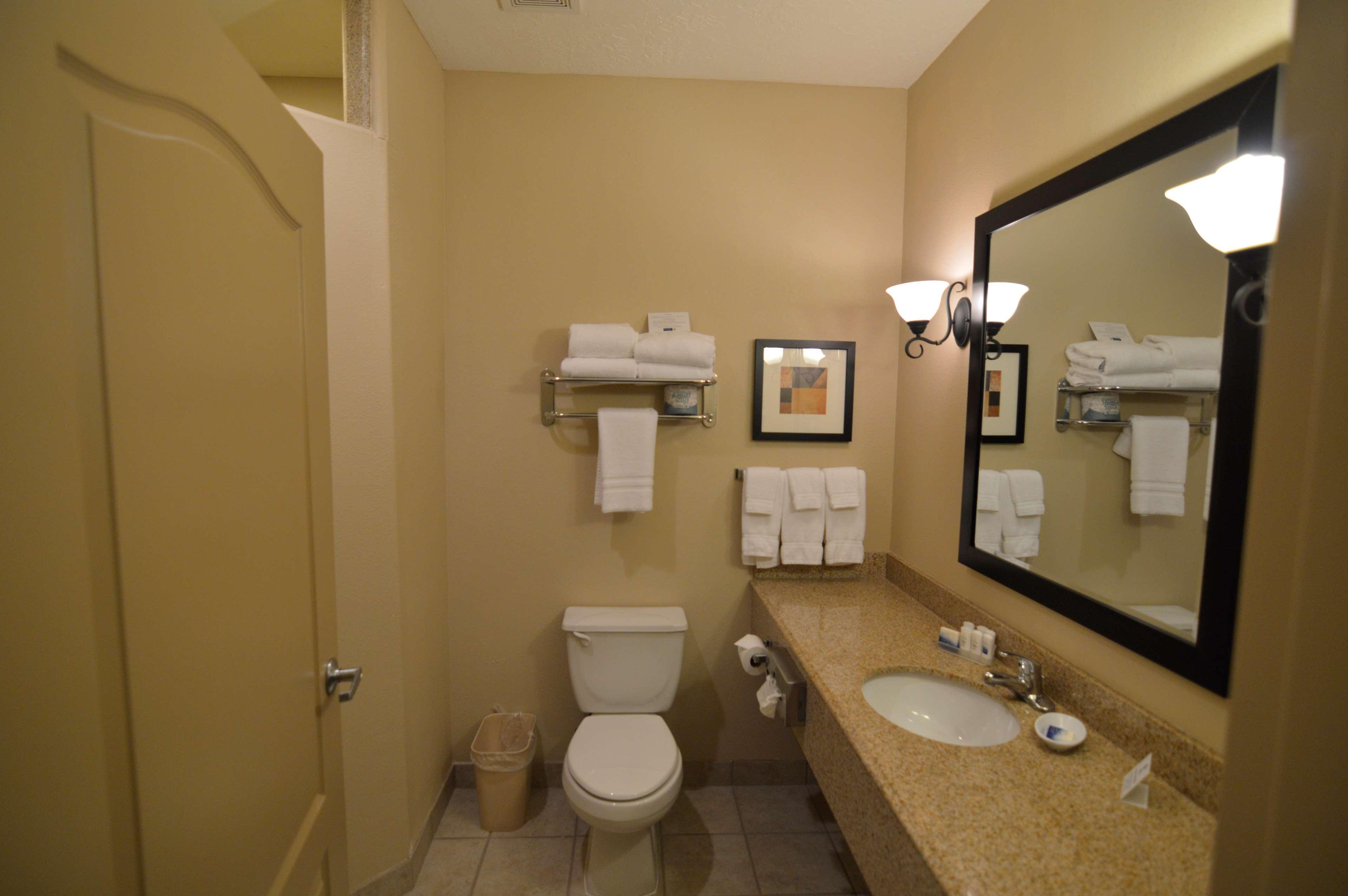 Best Western Oasis Inn Canadian Bagian luar foto