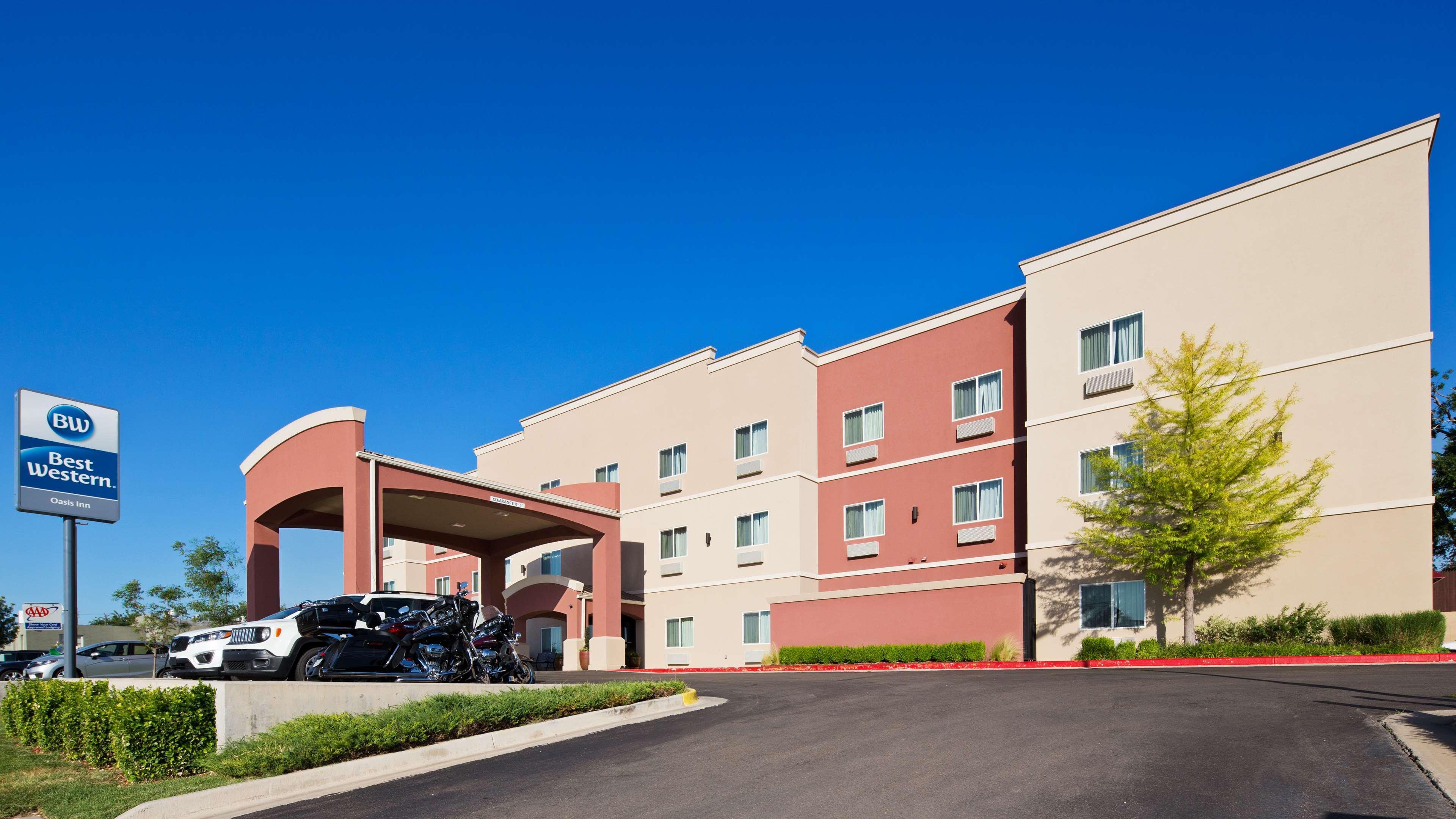 Best Western Oasis Inn Canadian Bagian luar foto