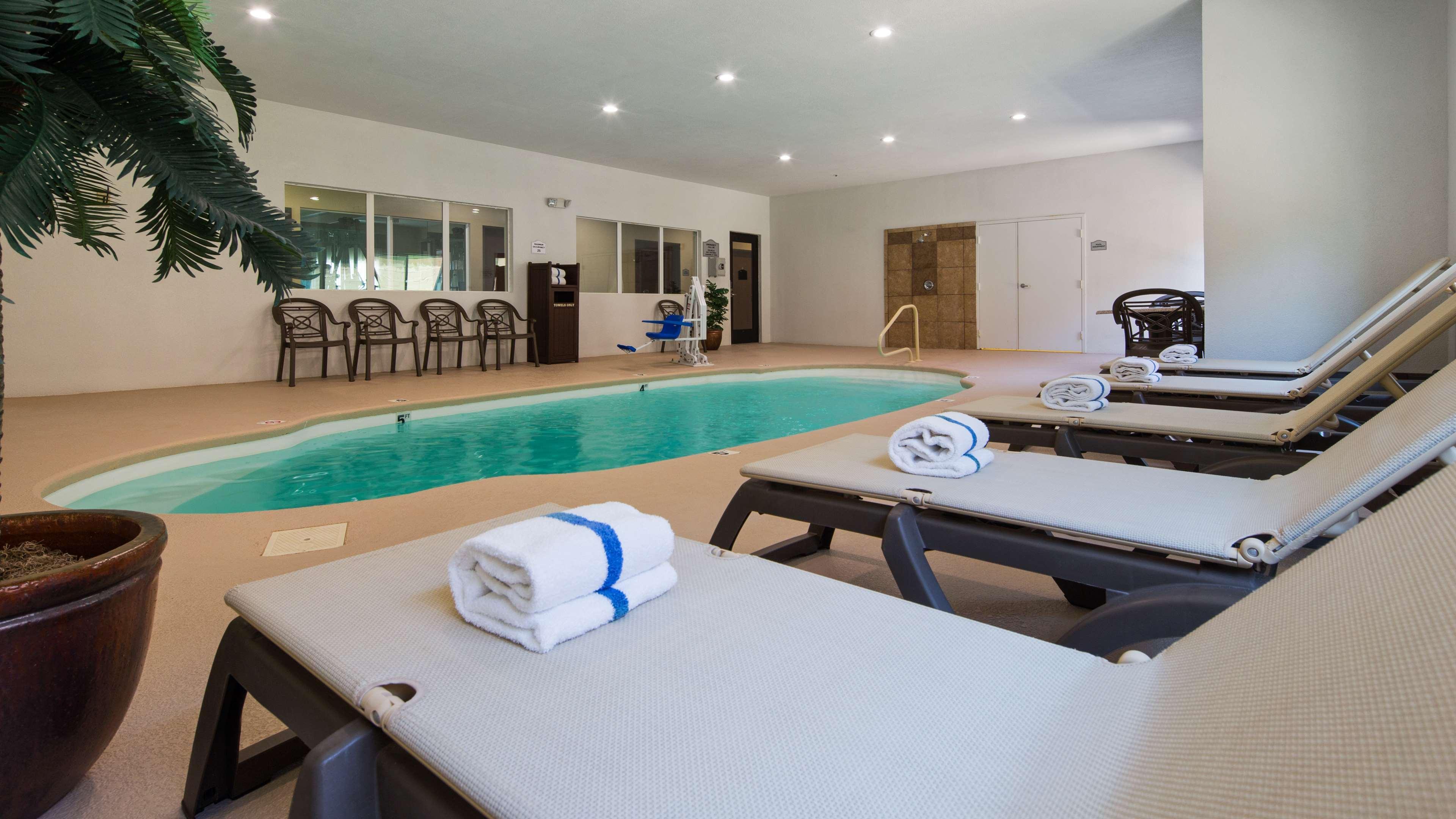 Best Western Oasis Inn Canadian Bagian luar foto