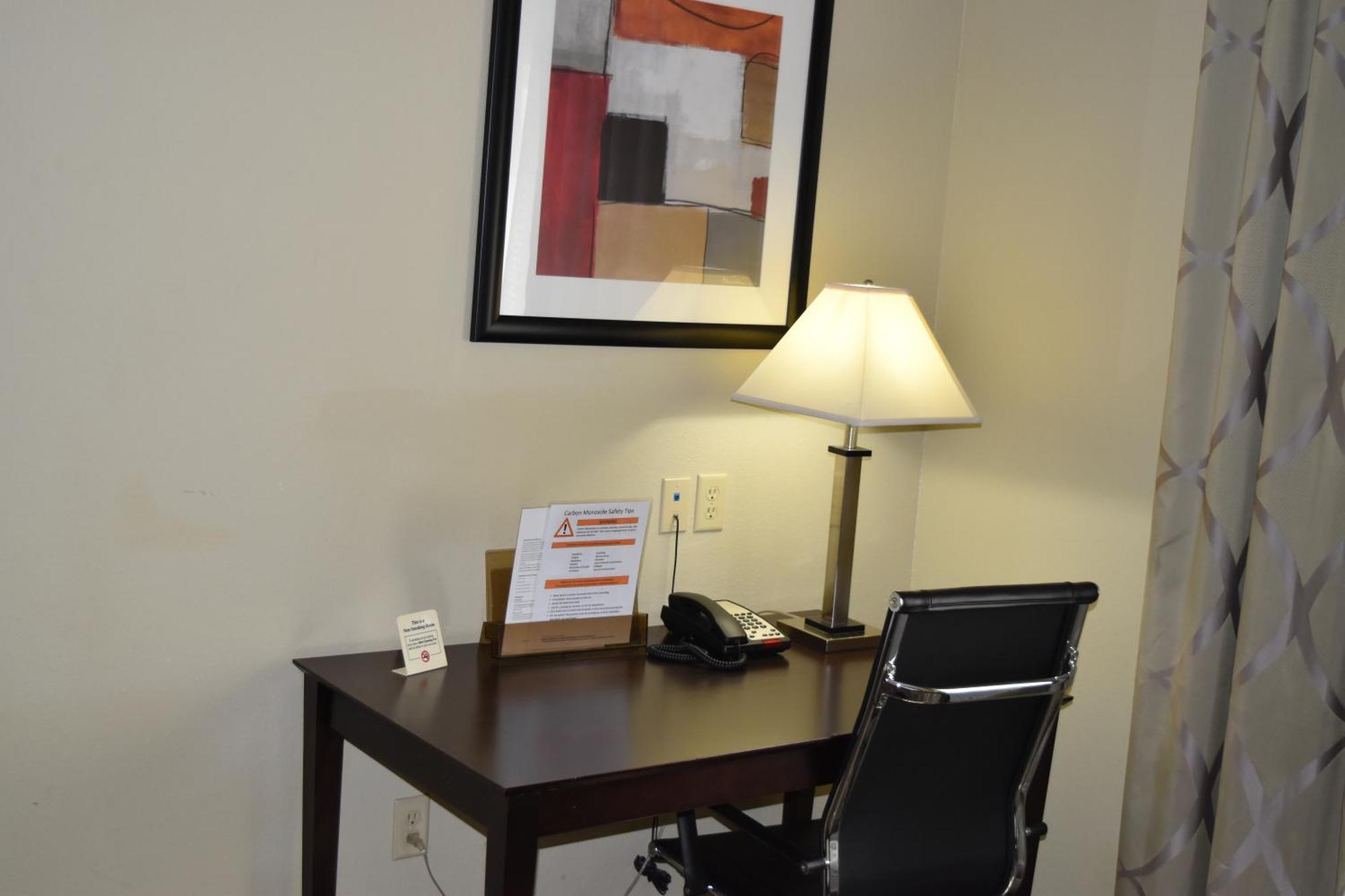 Best Western Oasis Inn Canadian Bagian luar foto