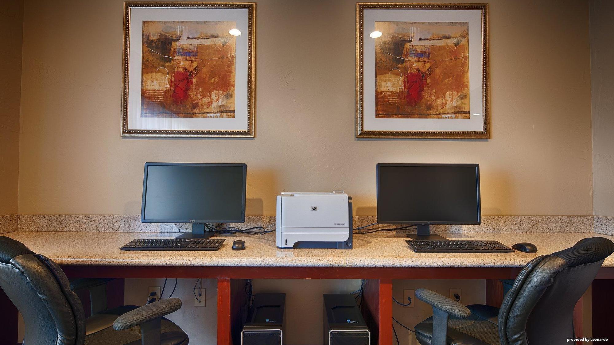 Best Western Oasis Inn Canadian Bagian luar foto