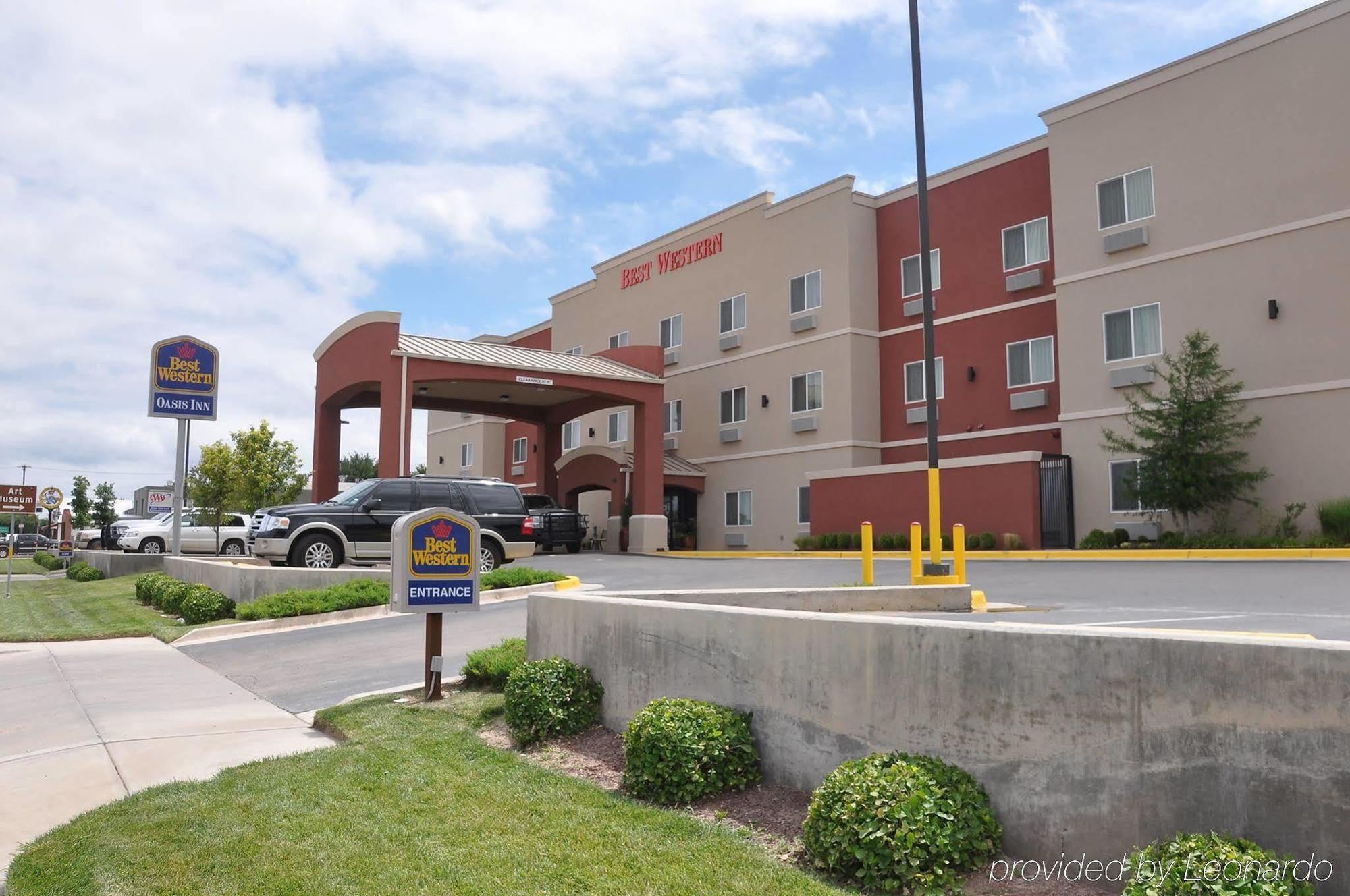 Best Western Oasis Inn Canadian Bagian luar foto