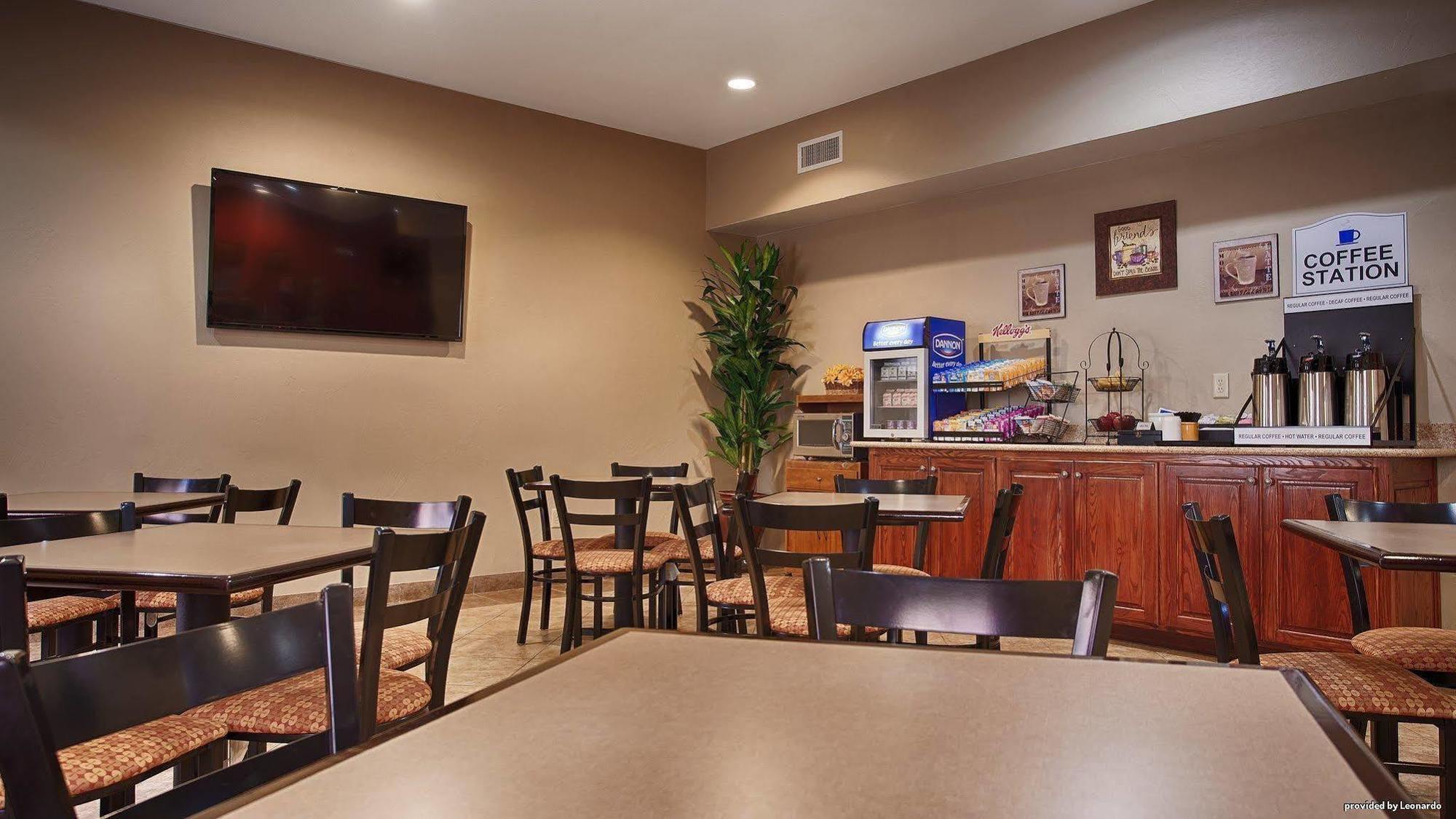 Best Western Oasis Inn Canadian Bagian luar foto