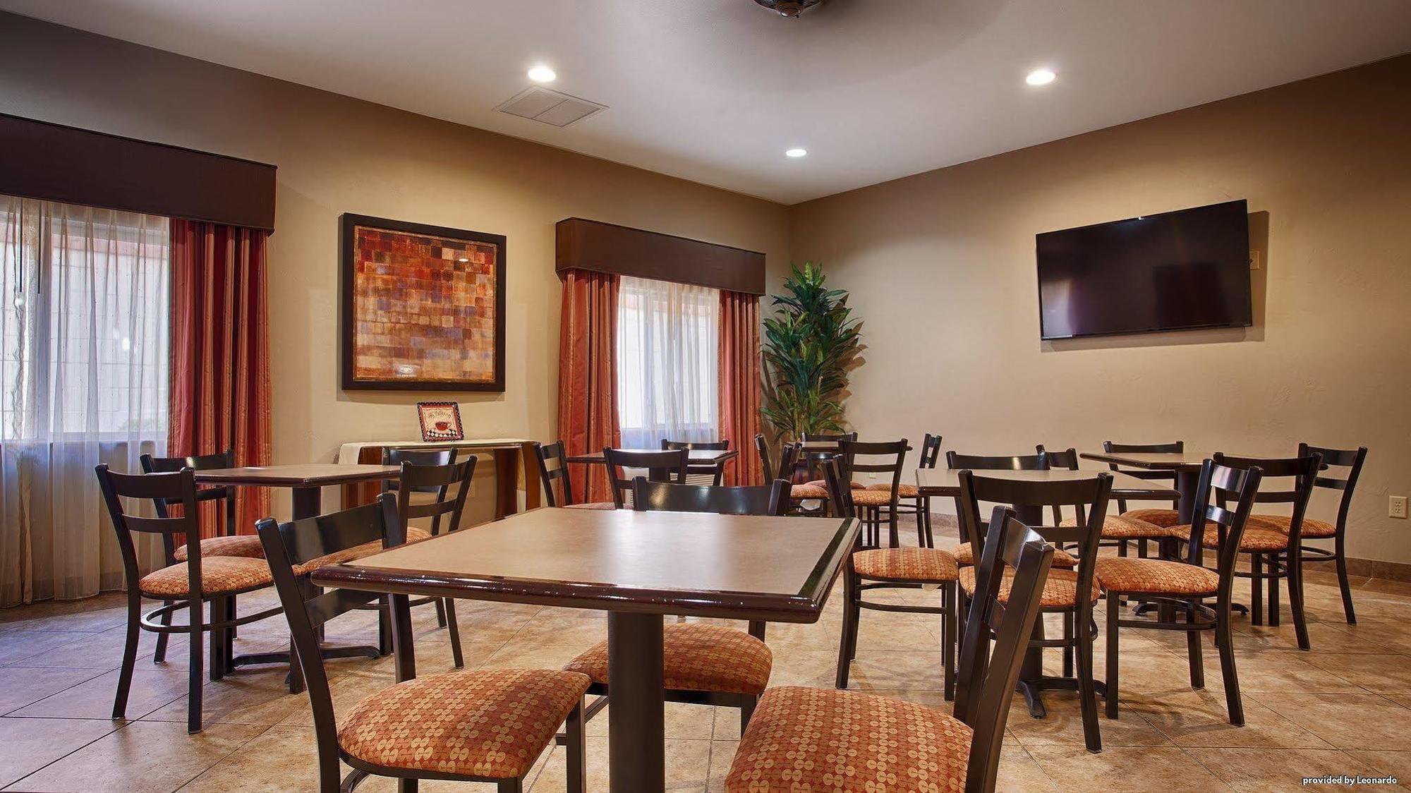 Best Western Oasis Inn Canadian Bagian luar foto